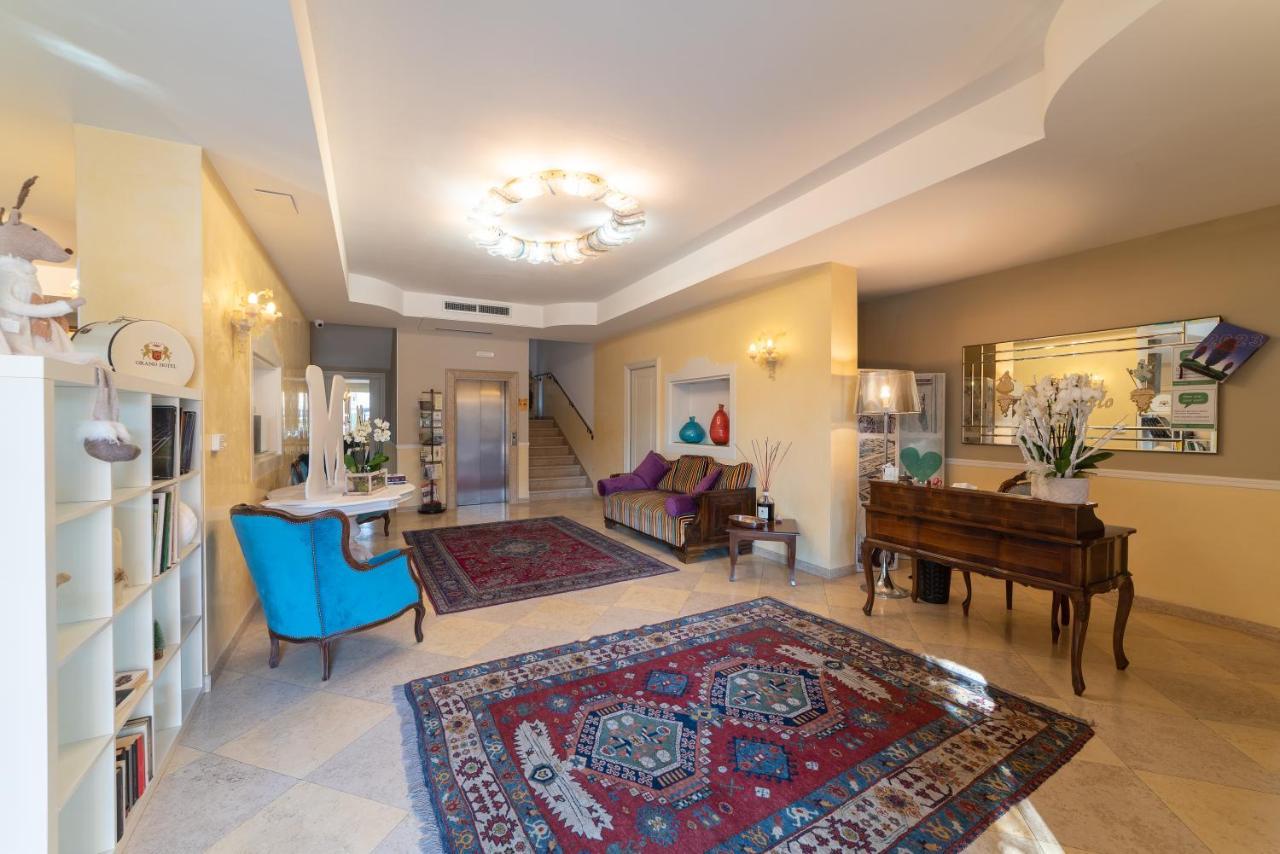 Albergo Minuetto Adria Exterior foto